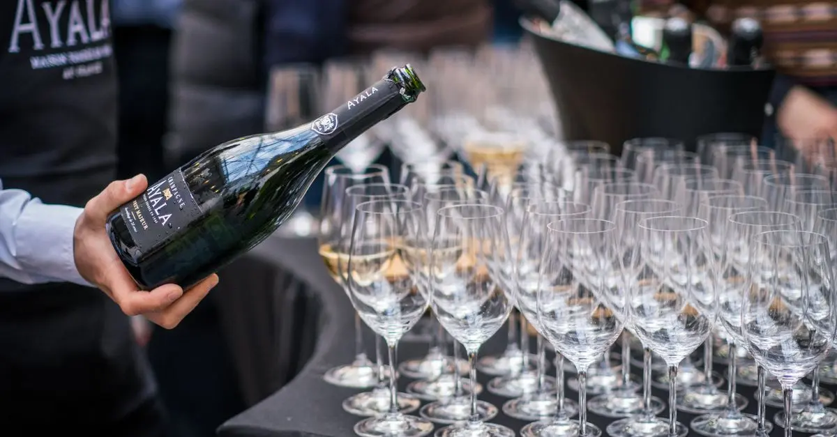 Guide d'achat : Choisir le champagne pour un apéritif dînatoire